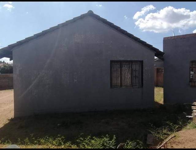 2 BEDROOM HOUSE FOR SALE IN SOSHANGUVE GG